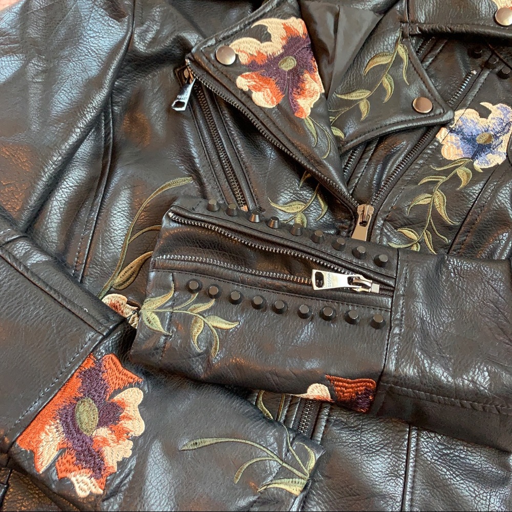 EUC Vigoss floral/stud faux leather jacket. Size M - Picture 4 of 12